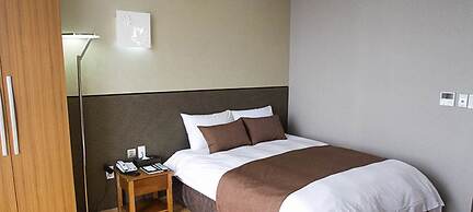 Black Sands Hotel