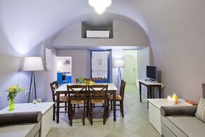 Semeli Cave House