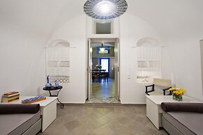 Semeli Cave House