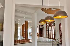C Negombo