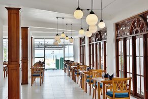 C Negombo