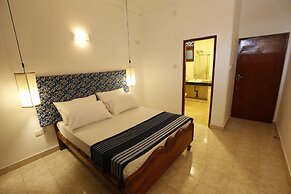 C Negombo