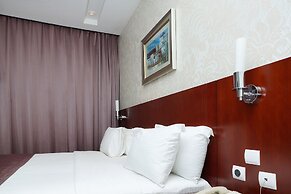 Grand Mayral Hotel