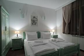 Hotel Trim