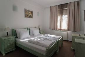Hotel Trim