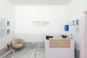 No Limit Hostel Central