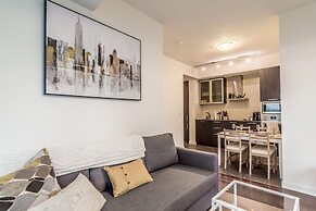 AOC Suites 2 Bedroom Condo, City CN Tower View