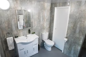 Cabin Sleeps 2 With Pets Welcome