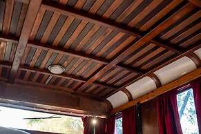 Cabin Sleeps 2 With Pets Welcome