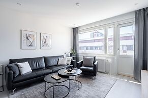 Top Floor Luxury - 2BR Scandi Home