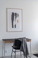 Top Floor Luxury - 2BR Scandi Home
