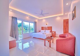 Ice Cliff Munnar by VOYE HOMES