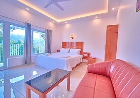 Ice Cliff Munnar by VOYE HOMES