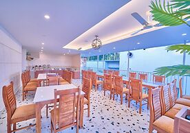 Ice Cliff Munnar by VOYE HOMES