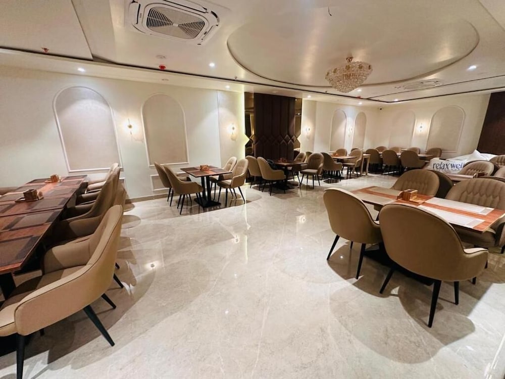 HOTEL THE ELITE