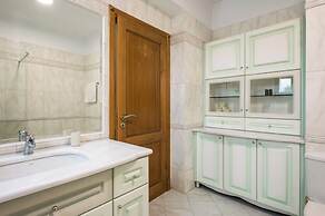 Lithea Estate Collection