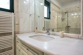 Lithea Estate Collection