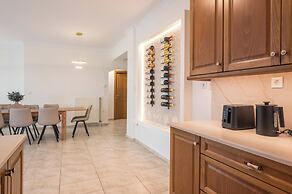Lithea Estate Collection