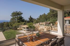 Lithea Estate Collection