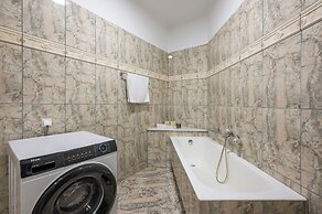 Lithea Estate Collection