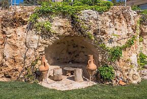 Lithea Estate Collection