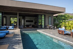 White Lotus Estate Samui