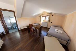 Hotel River