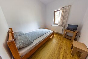 Route 68 Gurasada Park Hostel