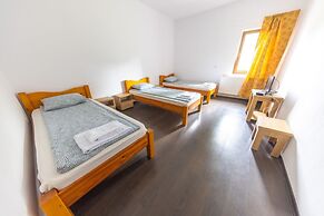 Route 68 Gurasada Park Hostel