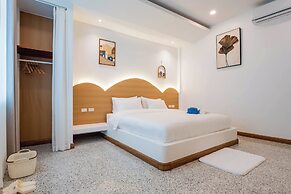 Downtown Oasis Pool Villa