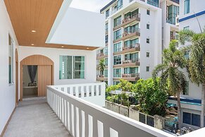 Downtown Oasis Pool Villa