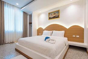 Downtown Oasis Pool Villa