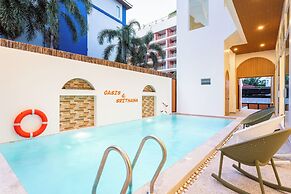 Downtown Oasis Pool Villa