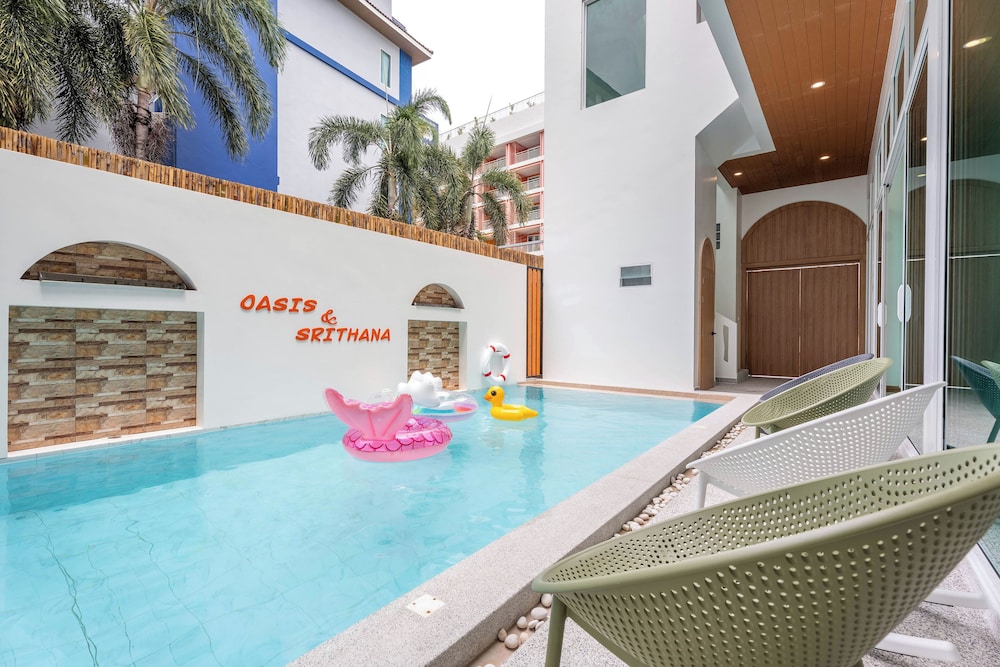 Downtown Oasis Pool Villa