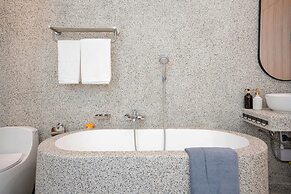 Downtown Oasis Pool Villa