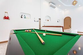Downtown Oasis Pool Villa