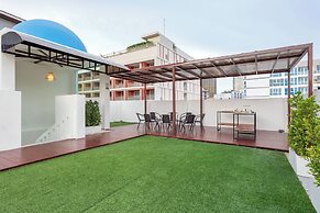 Downtown Oasis Pool Villa
