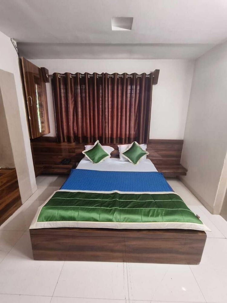Sai prabhu Pimpalwadi Rd