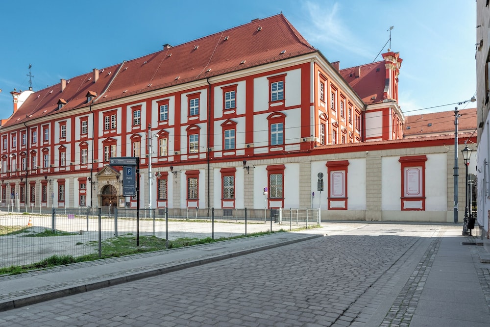 AS HOME Pl. Uniwersytecki