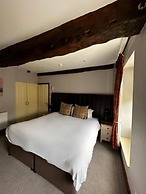 The Ilchester Arms Hotel