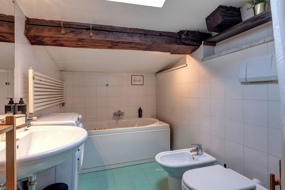 Taddeo Apartment by Mamo Florence