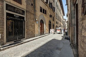 Taddeo Apartment by Mamo Florence