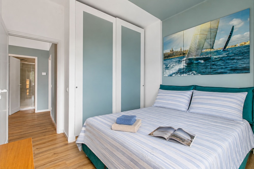 Kenyon Charm - Total Sea View