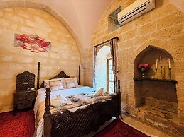 DARA KONAĞI