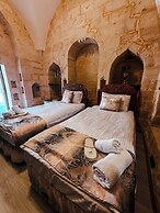 DARA KONAĞI