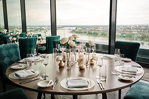 Radisson Blu Hotel, Bonn (T)