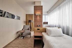 Radisson Blu Hotel, Bonn (T)