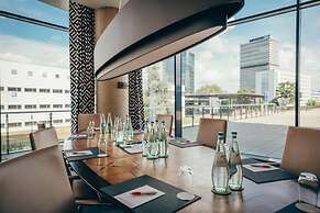 Radisson Blu Hotel, Bonn (T)