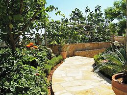 Charming 2-bedroom sea View Apartment Sharon