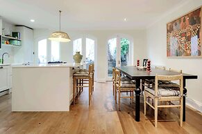 Modern 2-bedroom Flat - Angel